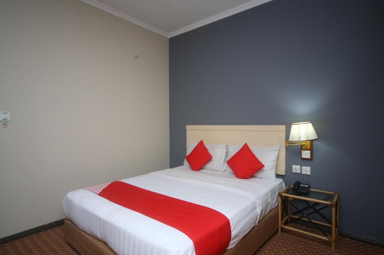 Oyo 563 Jockey Lodge Hotel Сандакан Екстер'єр фото